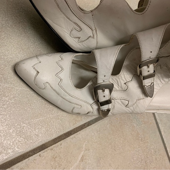 Adorable White Western Cut Out Booties - Picture 4 of 7